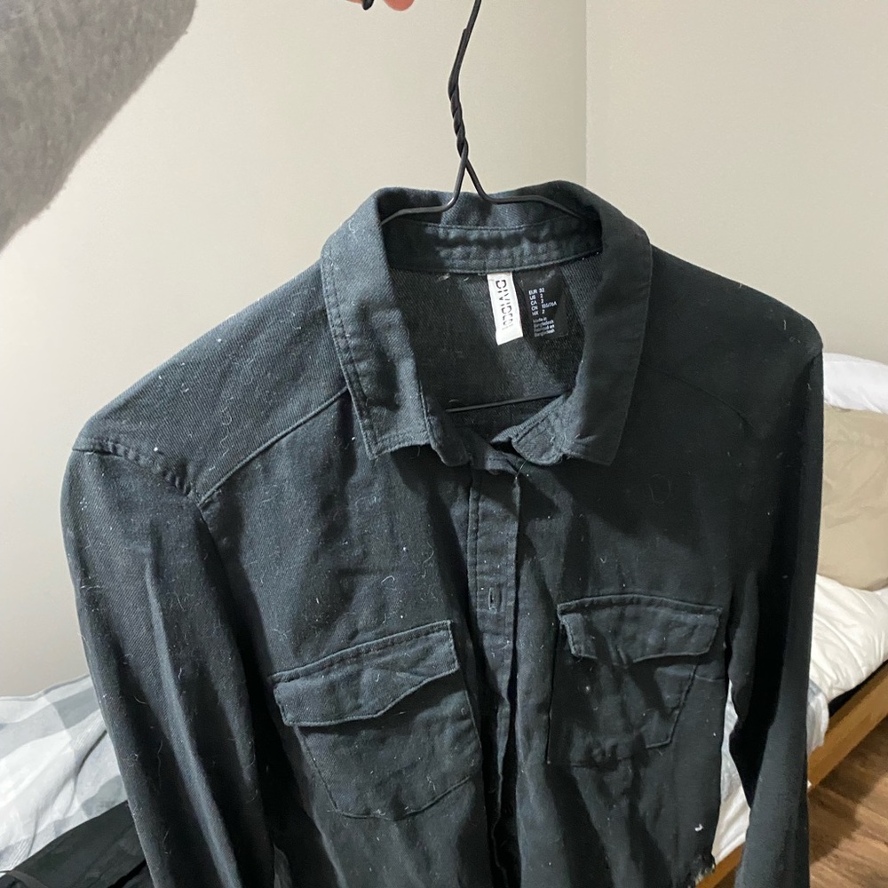 h&m divided black button up